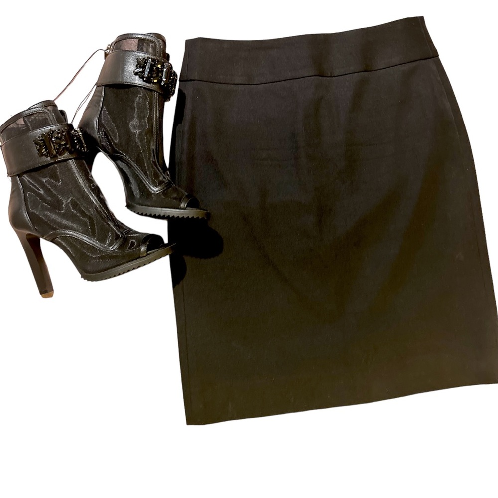 BANANA REPUBLIC BLACK MINI SKIRT